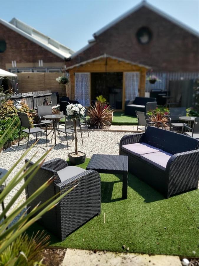 The Vale Apart Hotel Кингстън ъпон Хъл Екстериор снимка