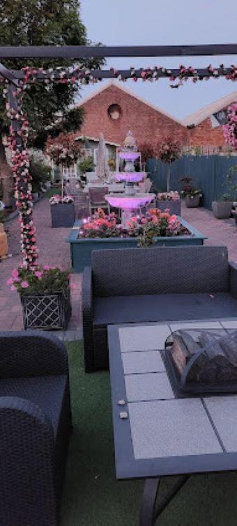 The Vale Apart Hotel Кингстън ъпон Хъл Екстериор снимка