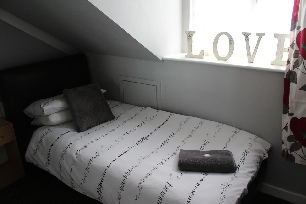 The Vale Apart Hotel Кингстън ъпон Хъл Екстериор снимка